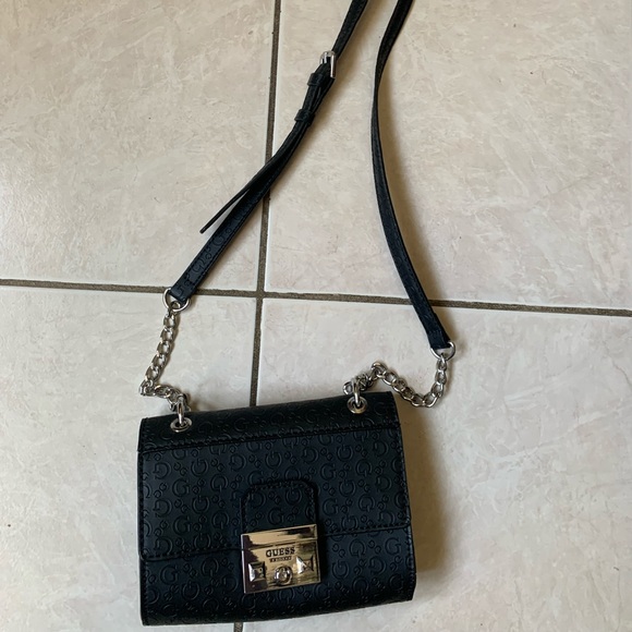 Two guess crossbody bags - Picture 5 of 5